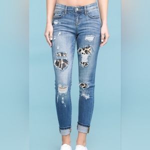 Judy Blue Mid-rise Skinny Leopard Patch Jeans size 11/30